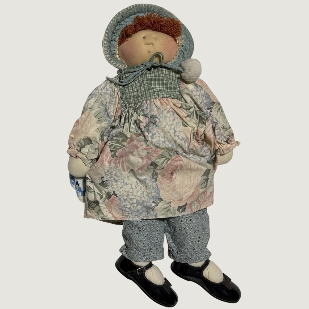 Little Souls "Carmen" Doll 1994 Signed Gretchen Wilson‎